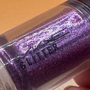 Mac glitter ‘heliotrope’ purple glitter